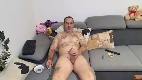 Snapshot of jirkasoukr chatting on 01/17/26, 04:39 jirkasoukr online show from 01/17/26, 04:39