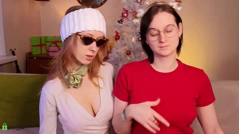 Hey Guys We are Julia ginger  Tina brunette online show from 12/20/24, 05:08