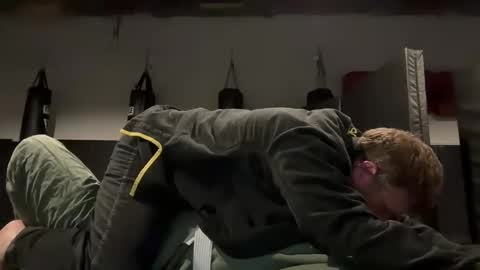 Snapshot of jitzgolfer chatting on 12/27/24, 02:25 jitzgolfer online show from 12/27/24, 02:25