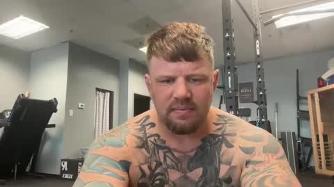 Snapshot of jitzgolfer chatting on 02/26/25, 01:08 jitzgolfer online show from 02/26/25, 01:08