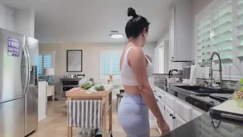 Snapshot of jiwon4u chatting on 09/13/25, 12:21 Jiwon online show from 09/13/25, 12:21