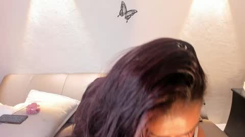Snapshot of jjessamond chatting on 04/21/26, 01:42 jessy online show from 04/21/26, 01:42