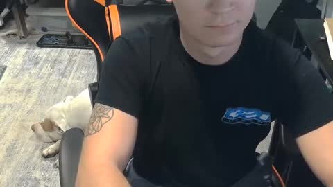 Snapshot of jjhynes402 chatting on 09/22/25, 08:22 Jake online show from 09/22/25, 08:22