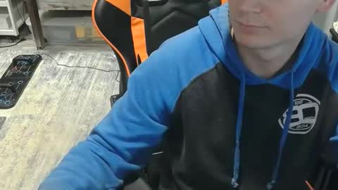 Snapshot of jjhynes402 chatting on 10/31/25, 06:42 Jake online show from 10/31/25, 06:42