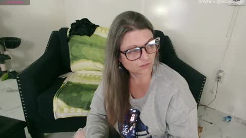 Nicole  Allen online show from 12/05/24, 01:36