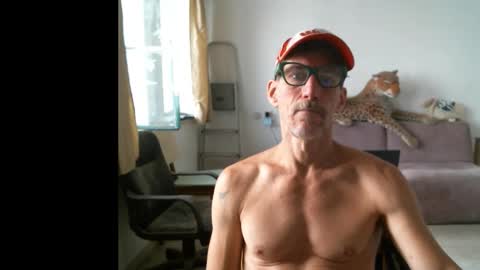 Snapshot of jlmbud chatting on 10/04/25, 11:52 jlmbud online show from 10/04/25, 11:52