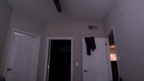 jmeaty5 online show from 12/17/25, 04:13