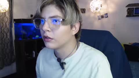 Snapshot of jnick_21 chatting on 02/14/25, 01:02 Nick online show from 02/14/25, 01:02