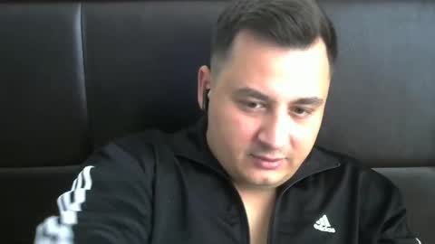 Snapshot of jnsnw chatting on 10/04/25, 11:52 jnsnw online show from 10/04/25, 11:52