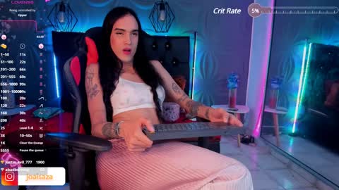 Snapshot of joaisaza chatting on 12/28/24, 10:03 Joa Isaza online show from 12/28/24, 10:03