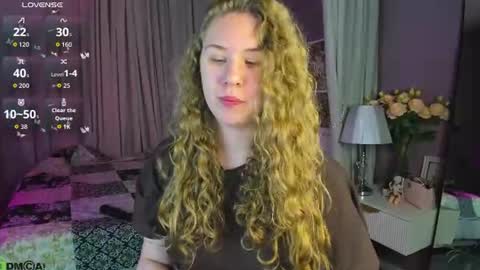 Snapshot of joan_green chatting on 06/22/26, 01:07 GMT2 Tue-Wed Fri-Sun 3-9AM Joan green online show from 06/22/26, 01:07