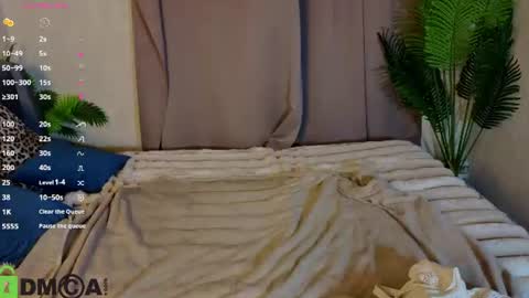 Snapshot of joan_green chatting on 07/27/26, 01:01 GMT2 Tue-Wed Fri-Sun 3-9AM Joan green online show from 07/27/26, 01:01