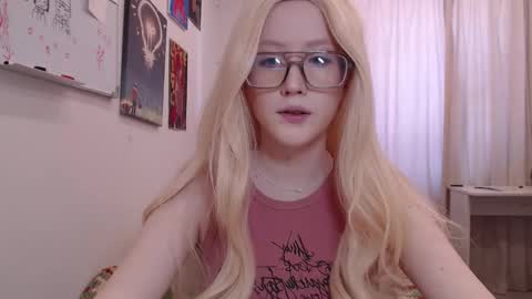 Snapshot of joan_kiss chatting on 03/05/26, 11:28 joan_kiss online show from 03/05/26, 11:28