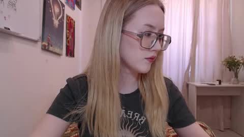 Snapshot of joan_kiss chatting on 05/04/26, 11:06 joan_kiss online show from 05/04/26, 11:06