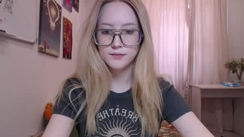 Snapshot of joan_kiss chatting on 05/16/26, 09:50 joan_kiss online show from 05/16/26, 09:50