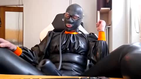 Snapshot of joanesxfree chatting on 01/11/26, 02:22 The sweetest toy online show from 01/11/26, 02:22