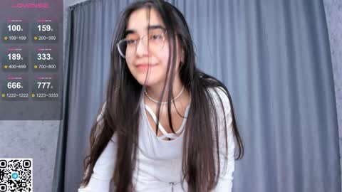 Snapshot of joangoulder chatting on 01/06/25, 12:02 Mia online show from 01/06/25, 12:02