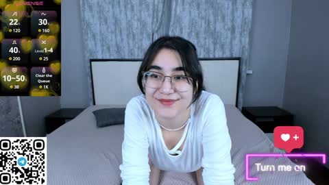 Snapshot of joangoulder chatting on 01/22/25, 12:17 Mia online show from 01/22/25, 12:17