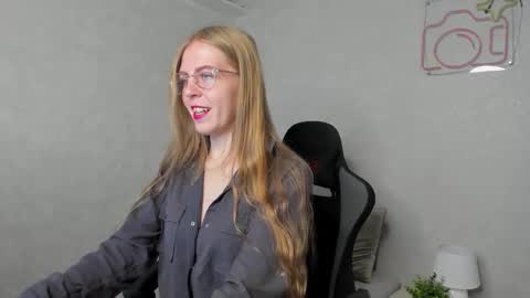Snapshot of joann_shermann chatting on 09/18/25, 12:45 joann_shermann online show from 09/18/25, 12:45