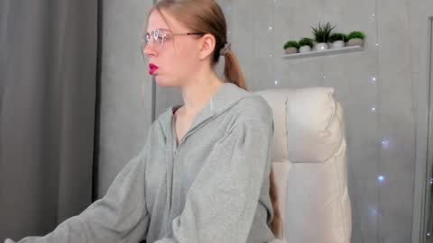 Snapshot of joann_shermann chatting on 09/23/25, 12:35 joann_shermann online show from 09/23/25, 12:35
