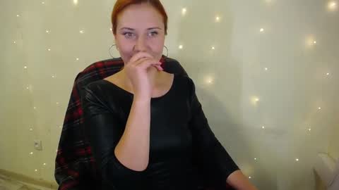 Snapshot of joanne_star chatting on 10/23/25, 11:46 SweetGinger online show from 10/23/25, 11:46
