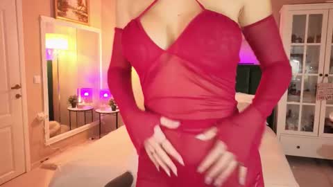 Snapshot of joannee chatting on 12/15/25, 07:01 Joanne online show from 12/15/25, 07:01