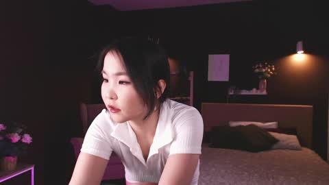 Snapshot of jocelyn_lane chatting on 02/01/25, 03:28 Amina online show from 02/01/25, 03:28