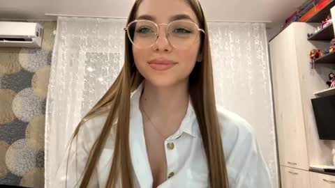Kate online show from 05/25/26, 06:03