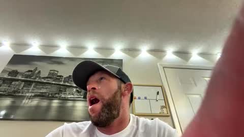 Snapshot of joe7168 chatting on 04/07/26, 02:01 joe7168 online show from 04/07/26, 02:01