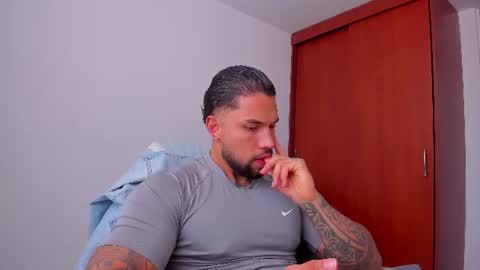 joe_esthetic online show from 06/18/26, 01:48