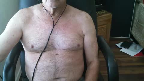 Snapshot of joe_os chatting on 06/15/26, 04:09 Joe Os online show from 06/15/26, 04:09