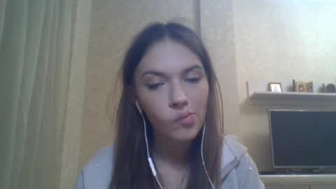 Jennifer online show from 09/12/25, 04:51