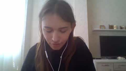 Jennifer online show from 09/25/25, 09:13