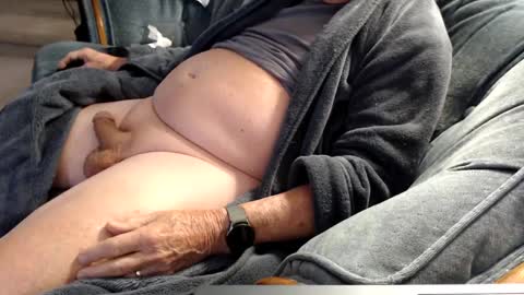 Snapshot of joelrw4 chatting on 02/15/25, 03:39 joelrw4 online show from 02/15/25, 03:39