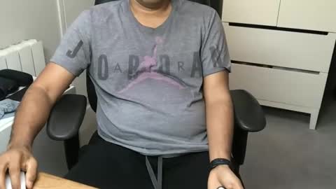 Snapshot of joeshades21 chatting on 01/22/25, 09:24 joeshades21 online show from 01/22/25, 09:24