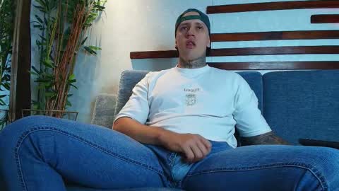     online show from 11/10/25, 03:27