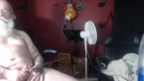 Snapshot of joeyzzz1 chatting on 03/13/26, 01:34 joeyzzz1 online show from 03/13/26, 01:34