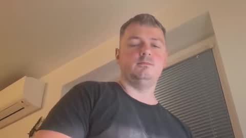 Snapshot of jogger1991 chatting on 02/25/26, 06:06 Jogger1991 online show from 02/25/26, 06:06