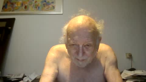 Snapshot of johan1948 chatting on 12/27/24, 02:22 Johan online show from 12/27/24, 02:22