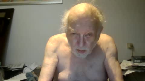 Snapshot of johan1948 chatting on 01/05/25, 03:23 Johan online show from 01/05/25, 03:23