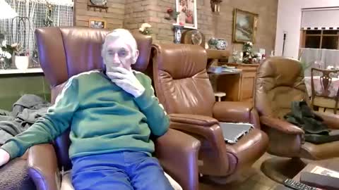 johan7 heet online show from 12/15/25, 07:07