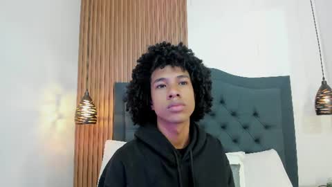Snapshot of johan_gz_ chatting on 06/15/26, 11:45 Johan online show from 06/15/26, 11:45