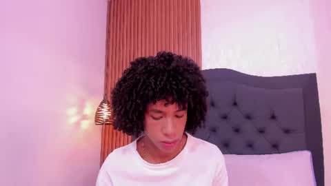 Snapshot of johan_gz_ chatting on 06/20/26, 11:35 Johan online show from 06/20/26, 11:35