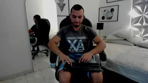 Snapshot of johan_miller1 chatting on 12/18/25, 11:05 johan online show from 12/18/25, 11:05