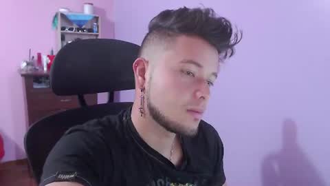 Snapshot of johanleonsweetboy chatting on 07/20/26, 09:06 JOHAN independient model online show from 07/20/26, 09:06