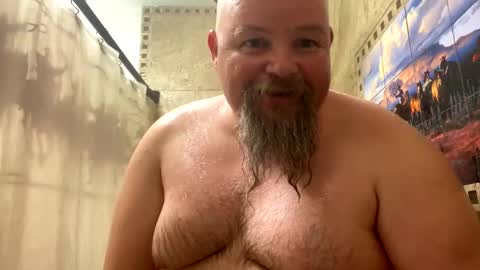 Snapshot of john40a chatting on 01/10/25, 02:04 John online show from 01/10/25, 02:04