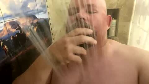 Snapshot of john40a chatting on 09/18/25, 01:51 John online show from 09/18/25, 01:51