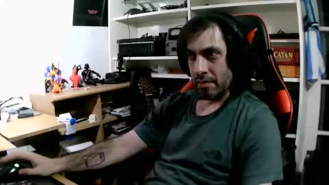 Snapshot of john566112 chatting on 11/02/25, 06:27 john online show from 11/02/25, 06:27