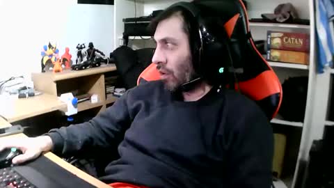 Snapshot of john566112 chatting on 11/10/25, 04:00 john online show from 11/10/25, 04:00