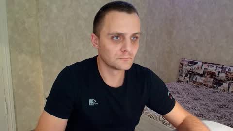 Snapshot of john_3019 chatting on 11/17/25, 07:19 John online show from 11/17/25, 07:19